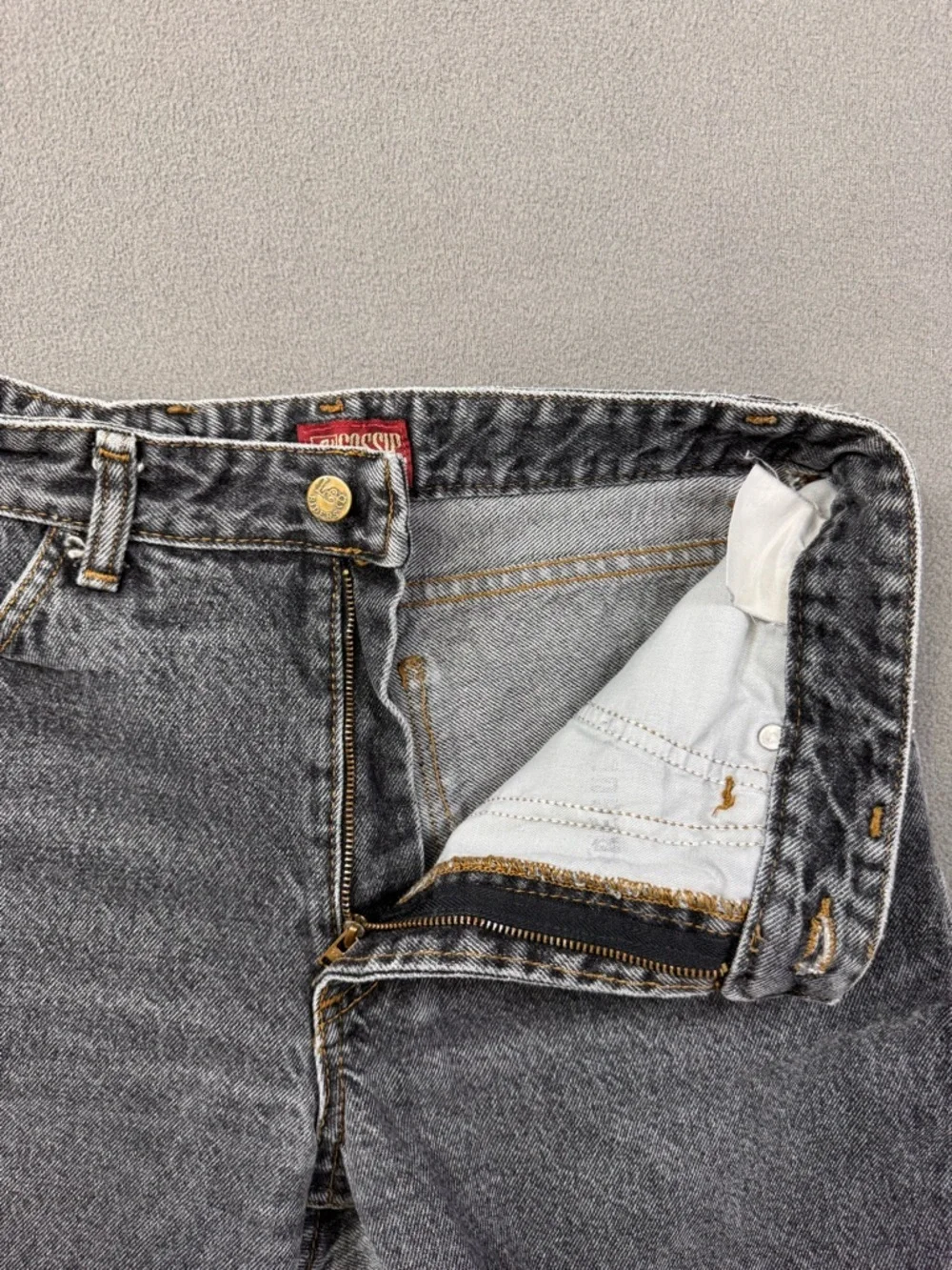 VINTAGE 90’s Lee M.R. Black Wash High Waisted Long Jeans Shorts, Frayed Hem, 26